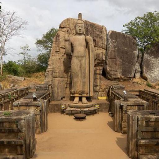 Avukana Buddha statue
