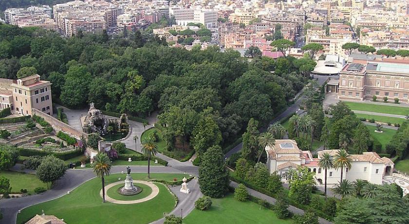 Smart Travel Travel Guide Application