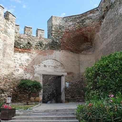 Murs d'enceinte de Saloni
